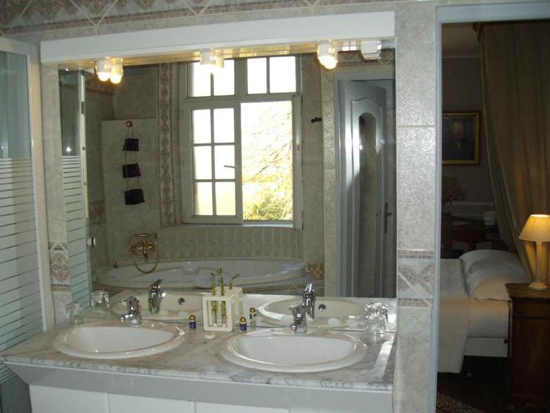 Manoir De La Baronnie Bed and Breakfast Saint-Malo Exteriör bild